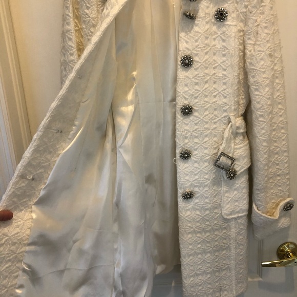 Arden B White Coat - Picture 2 of 10